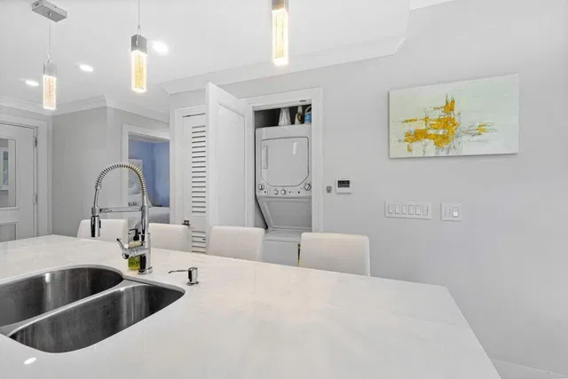 Residence photo 25