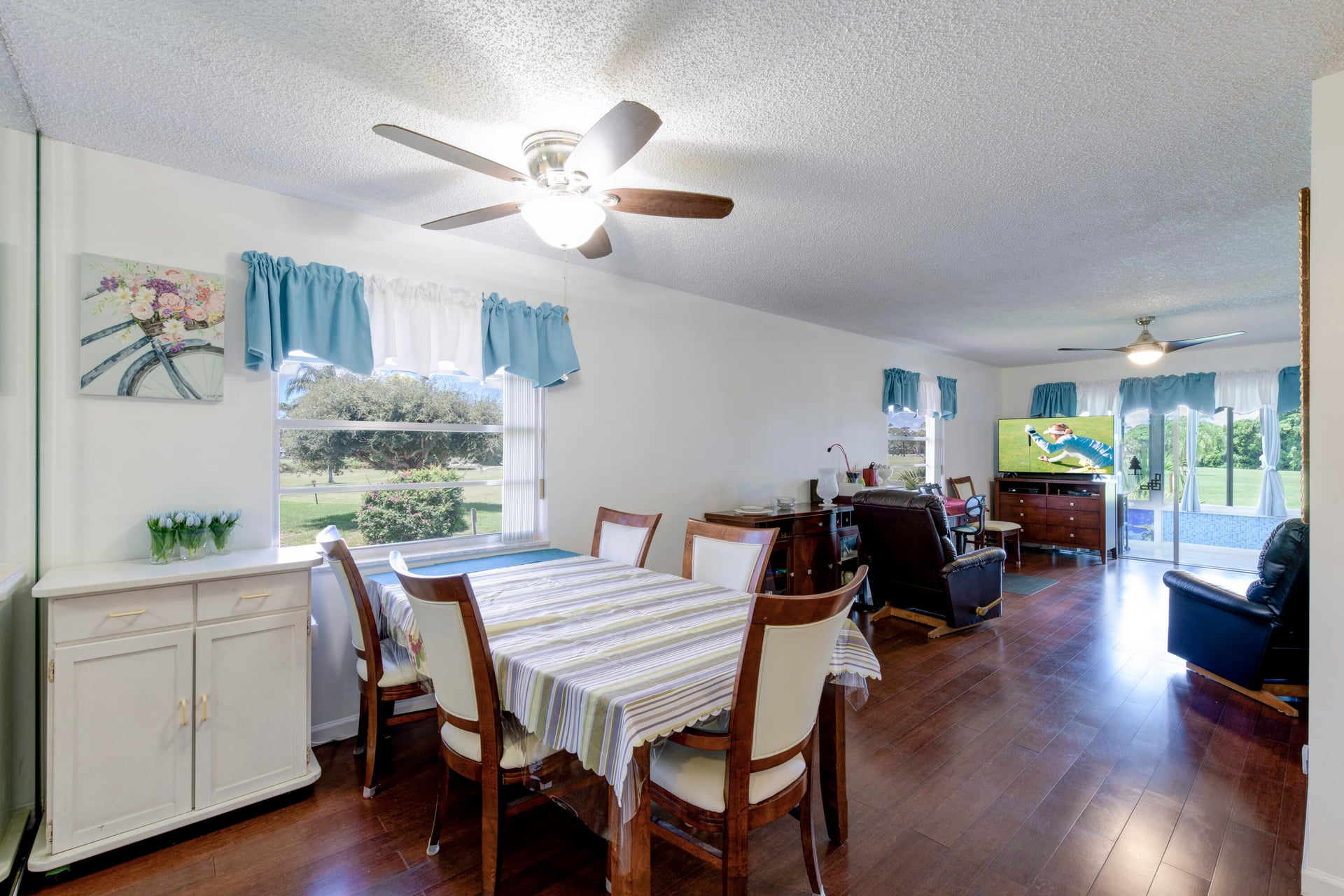 Unit 1615 photo 4