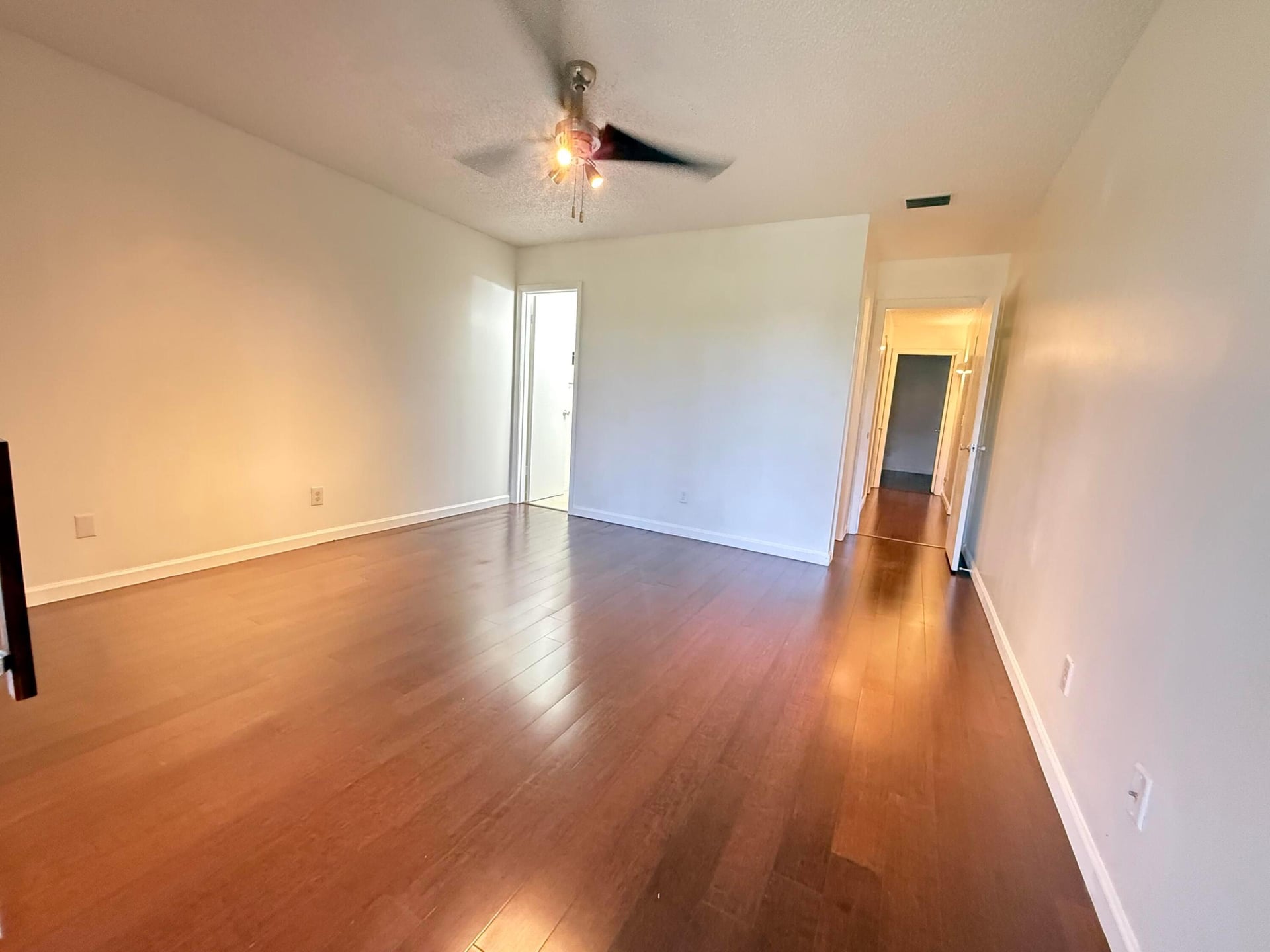 Unit 1615 photo 11