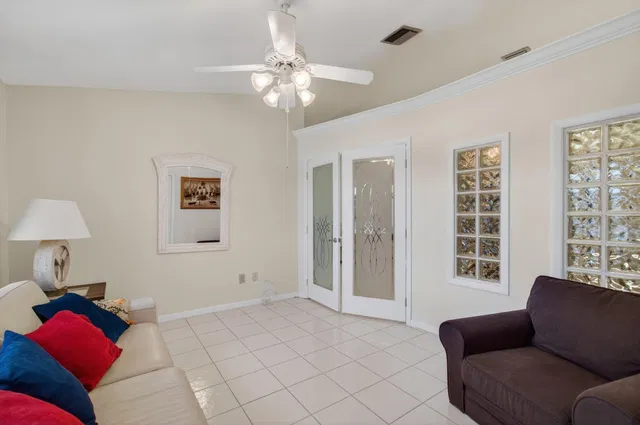Residence photo 24