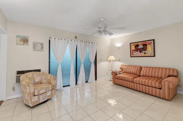 Residence photo 26
