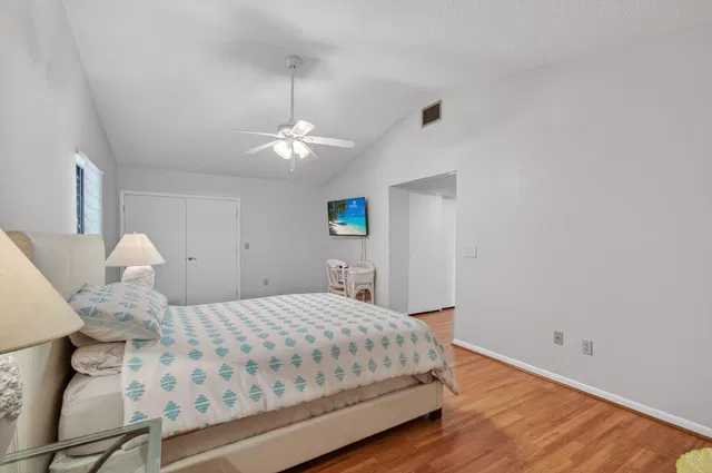 Residence photo 53
