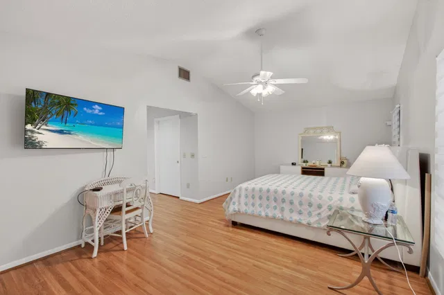 Residence photo 55