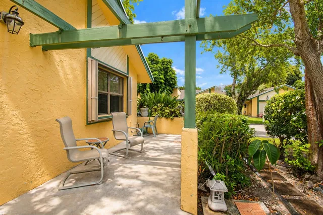 Residence photo 4