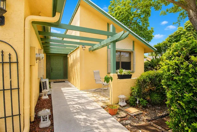 Residence photo 5