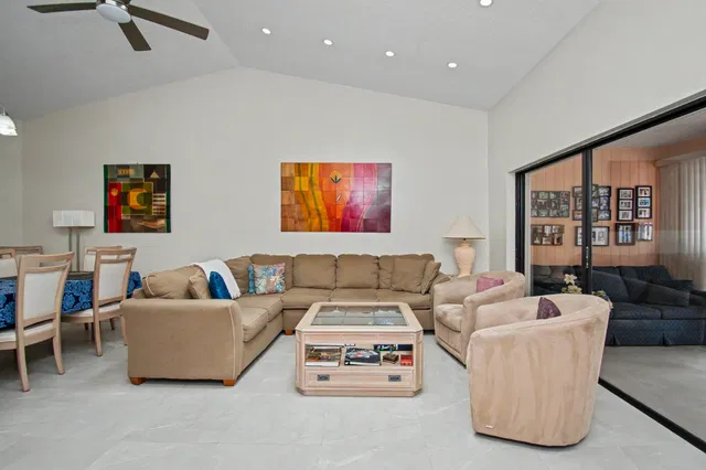 Residence photo 8