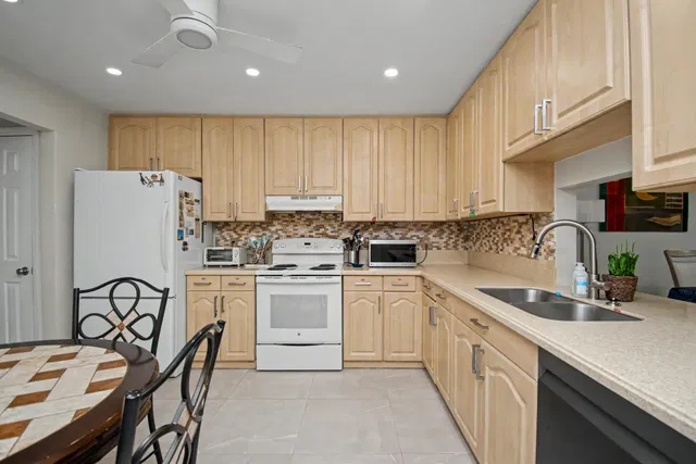 Residence photo 13