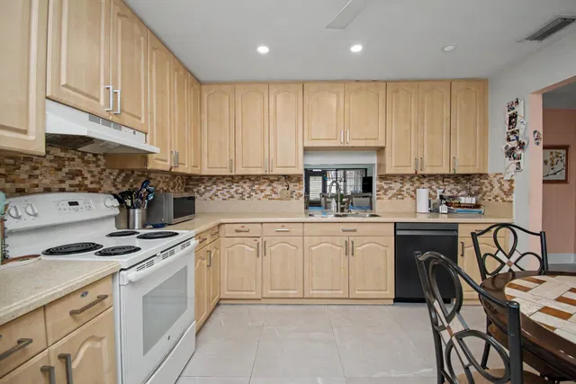 Residence photo 14