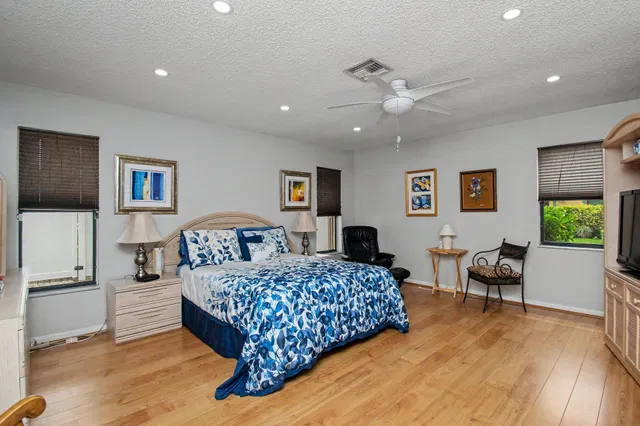 Residence photo 18