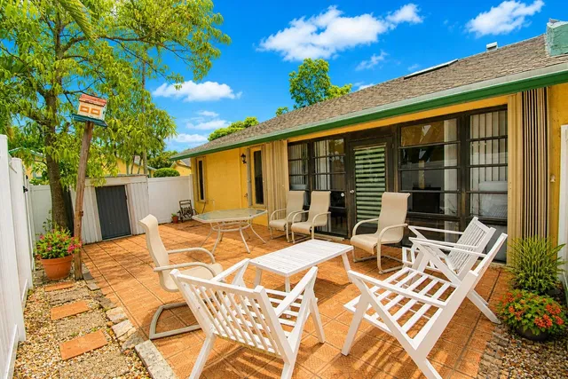 Residence photo 33
