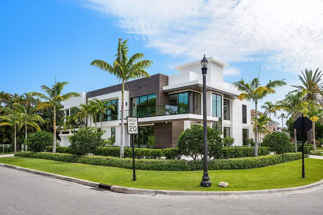 Royal Palm Yacht and Country Club Residence photo 4