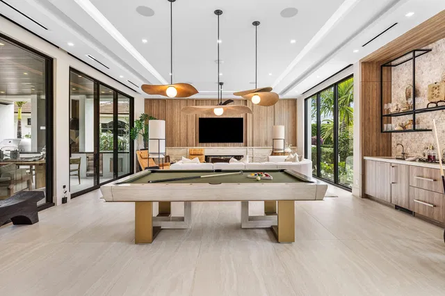 Royal Palm Yacht and Country Club Residence photo 24
