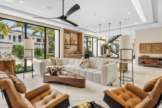 Royal Palm Yacht and Country Club Residence photo 26