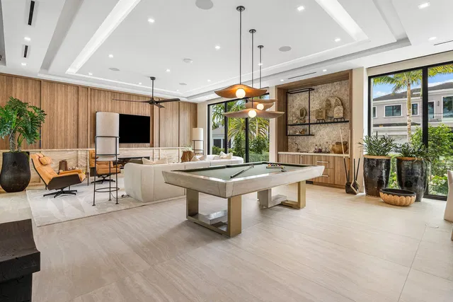 Royal Palm Yacht and Country Club Residence photo 28