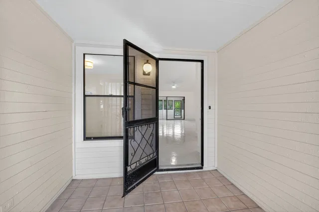 Residence photo 6