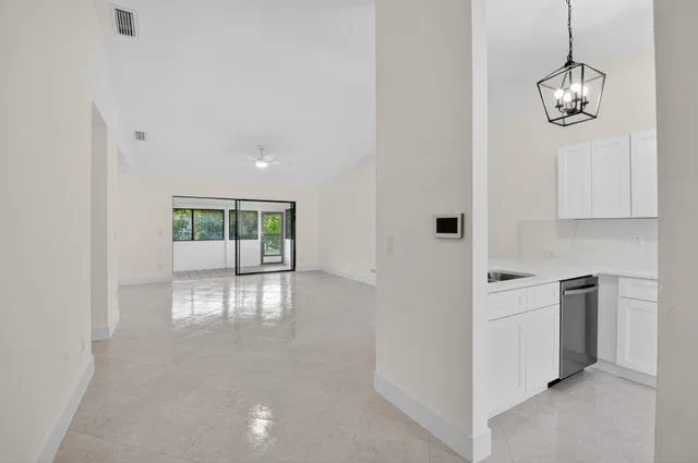 Residence photo 7