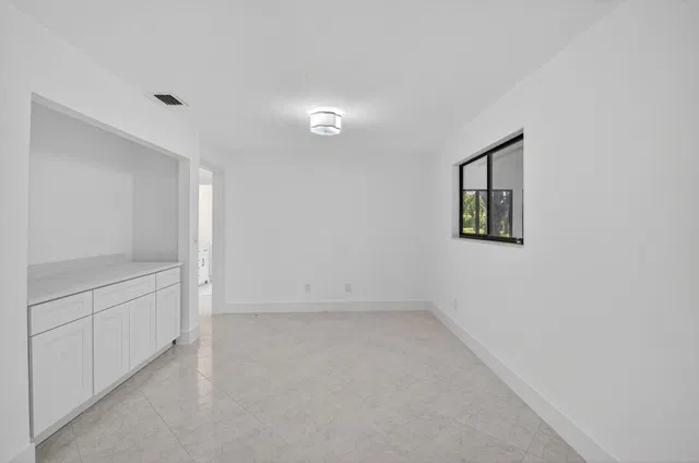 Residence photo 16