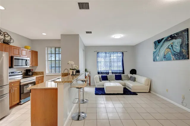 Unit 2037 photo 8