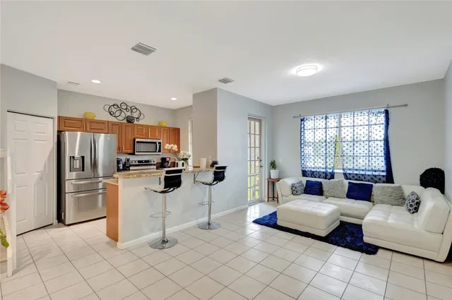 Unit 2037 photo 10