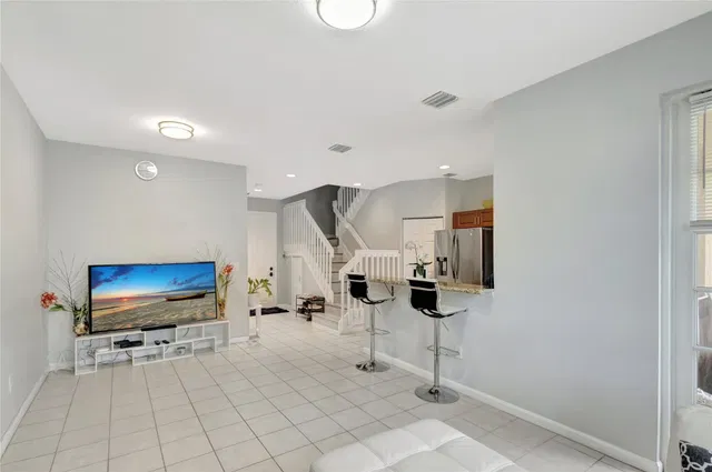 Unit 2037 photo 11