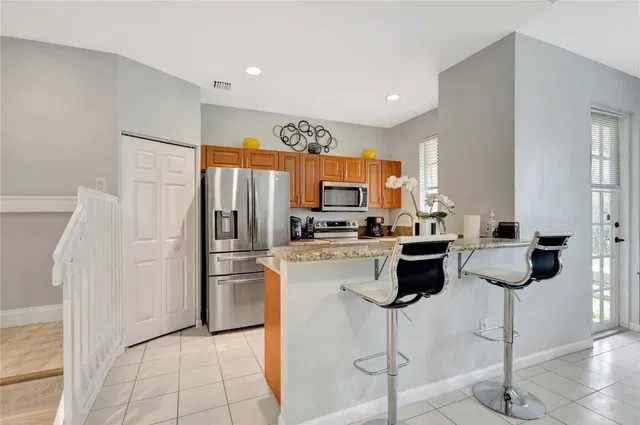 Unit 2037 photo 12