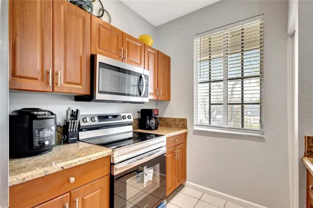 Unit 2037 photo 13
