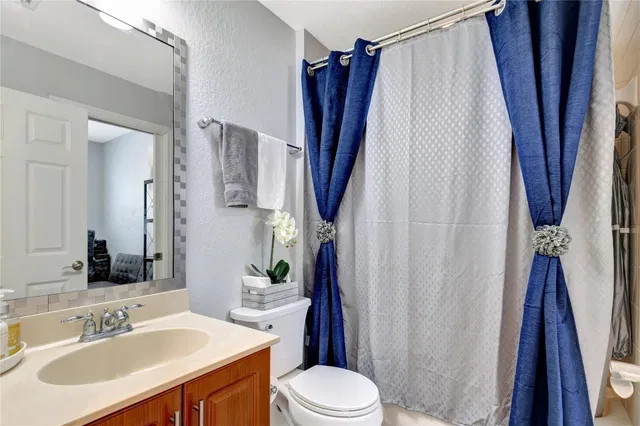 Unit 2037 photo 18