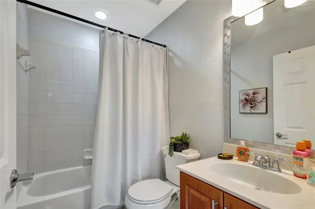 Unit 2037 photo 22
