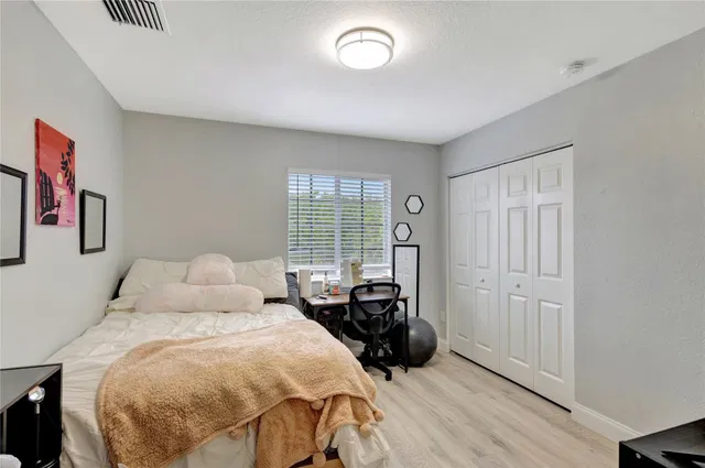 Unit 2037 photo 24