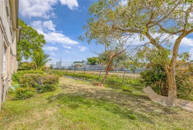 Unit 2037 photo 31
