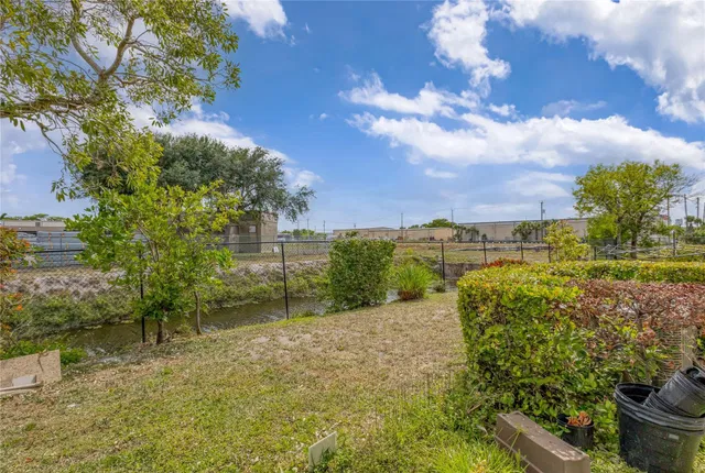 Unit 2037 photo 33