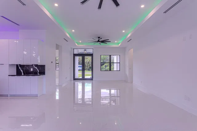  Residence photo 6
