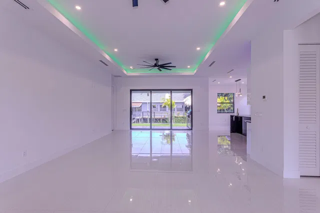  Residence photo 15