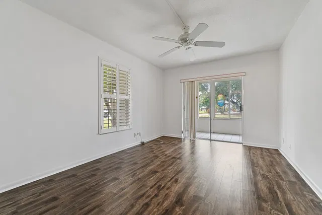 Unit 131 photo 20