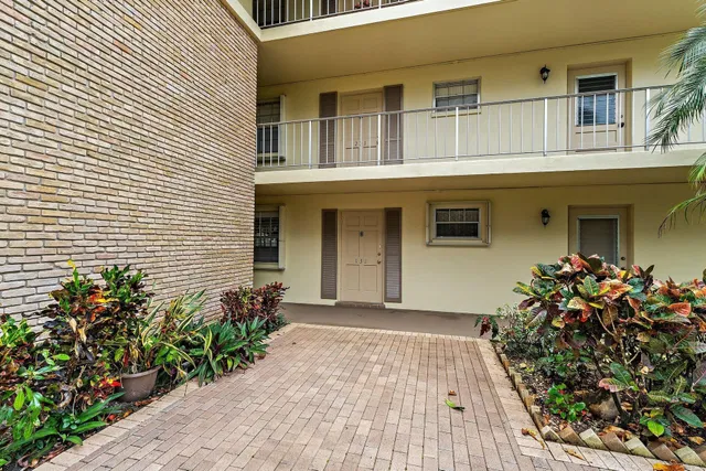 Unit 131 photo 2