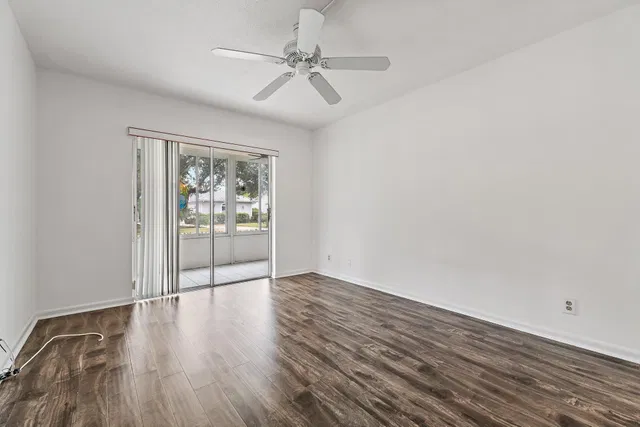 Unit 131 photo 21