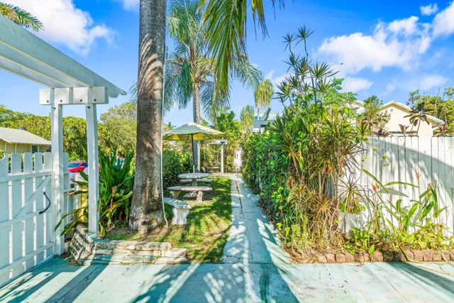 West Palm Beach Residence photo 10