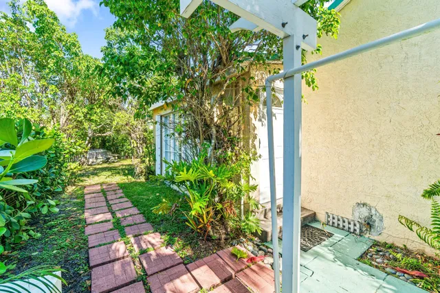 West Palm Beach Residence photo 11