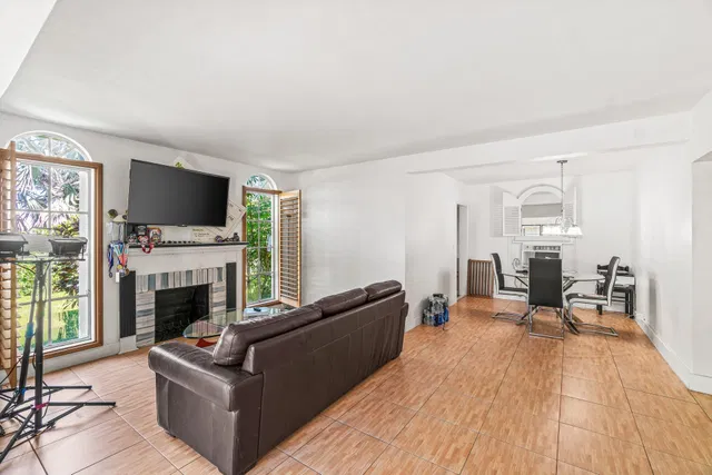 West Palm Beach Residence photo 18