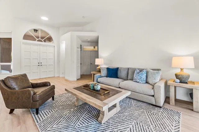 Residence photo 5