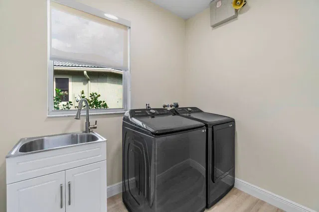 Residence photo 33