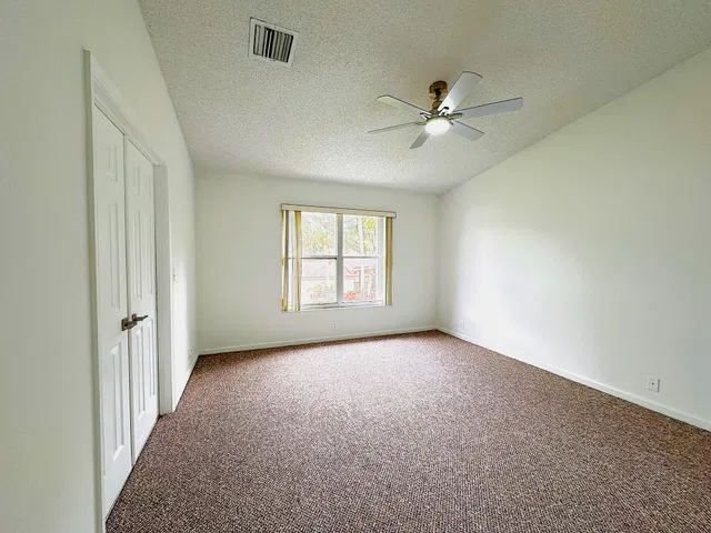 Residence photo 8