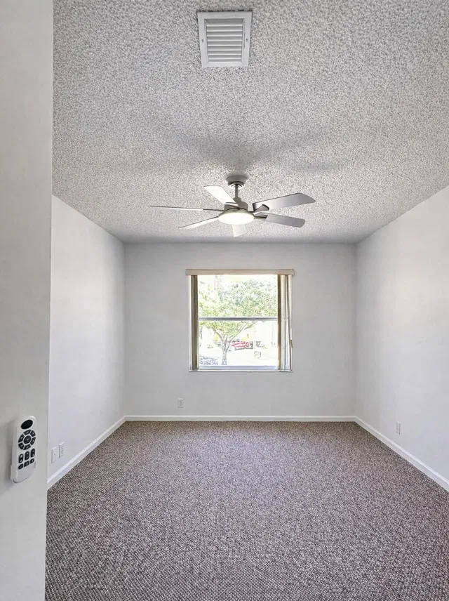 Residence photo 11
