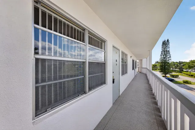 Residence photo 5