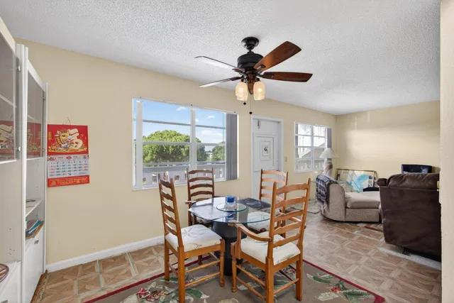 Residence photo 6