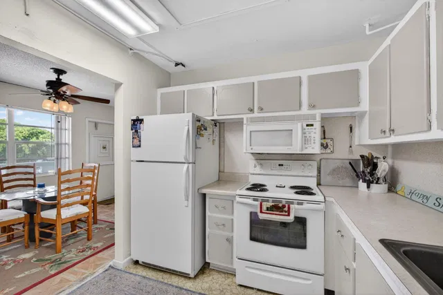 Residence photo 8
