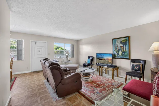 Residence photo 10