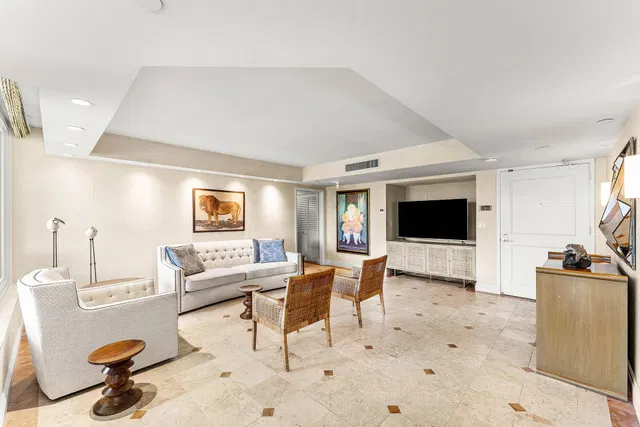 Mizner Court Unit 410 photo 8