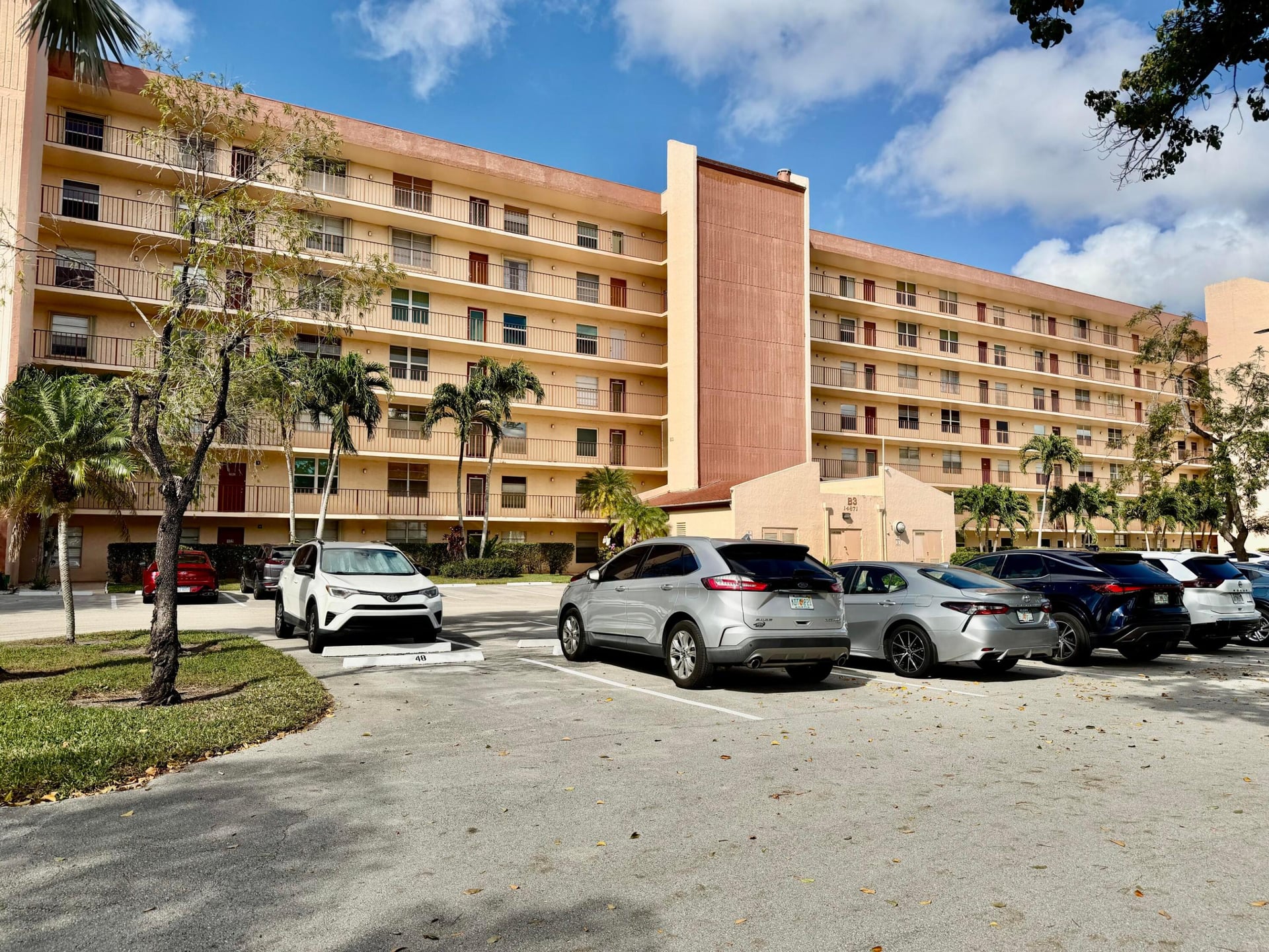 Unit 604 photo 18
