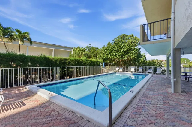 Unit Apt 4e photo 2